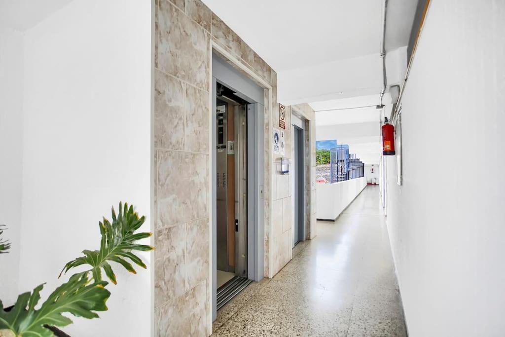 Alexander Apartment Playa De Las Americas Exterior photo