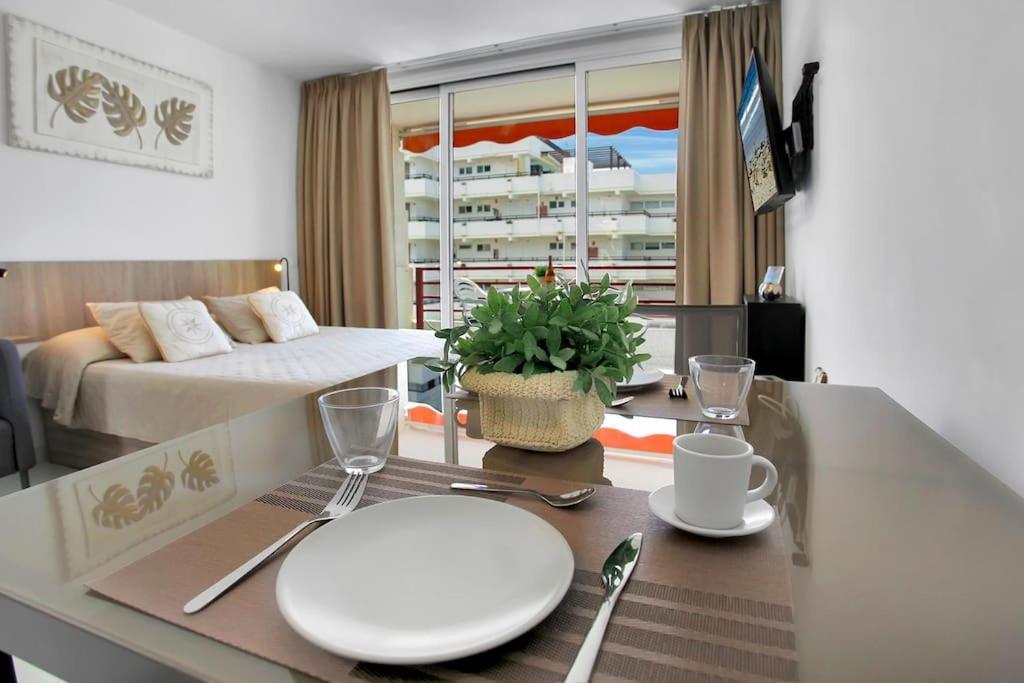Alexander Apartment Playa De Las Americas Exterior photo